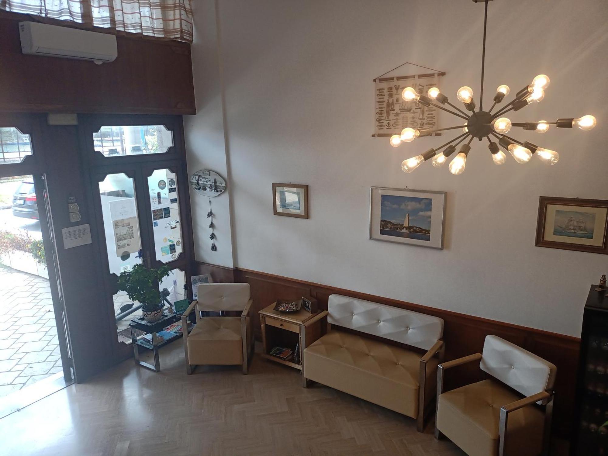 Hotel L'Approdo บรินดิซิ ภายนอก รูปภาพ